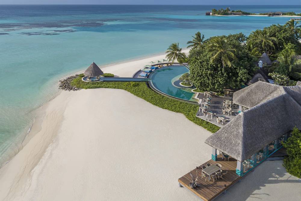 Reef Club at Four Seasons Resort Maldives at Kuda Huraa thumbnail 3